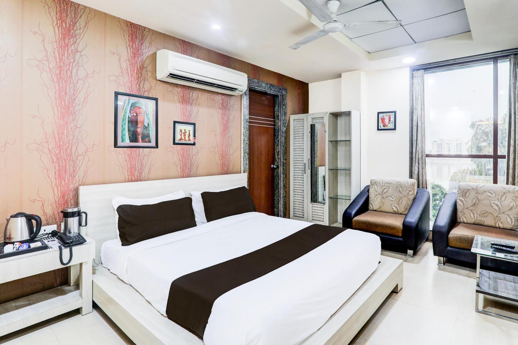 Townhouse Sakura Hotel ลัคเนา ภายนอก รูปภาพ
