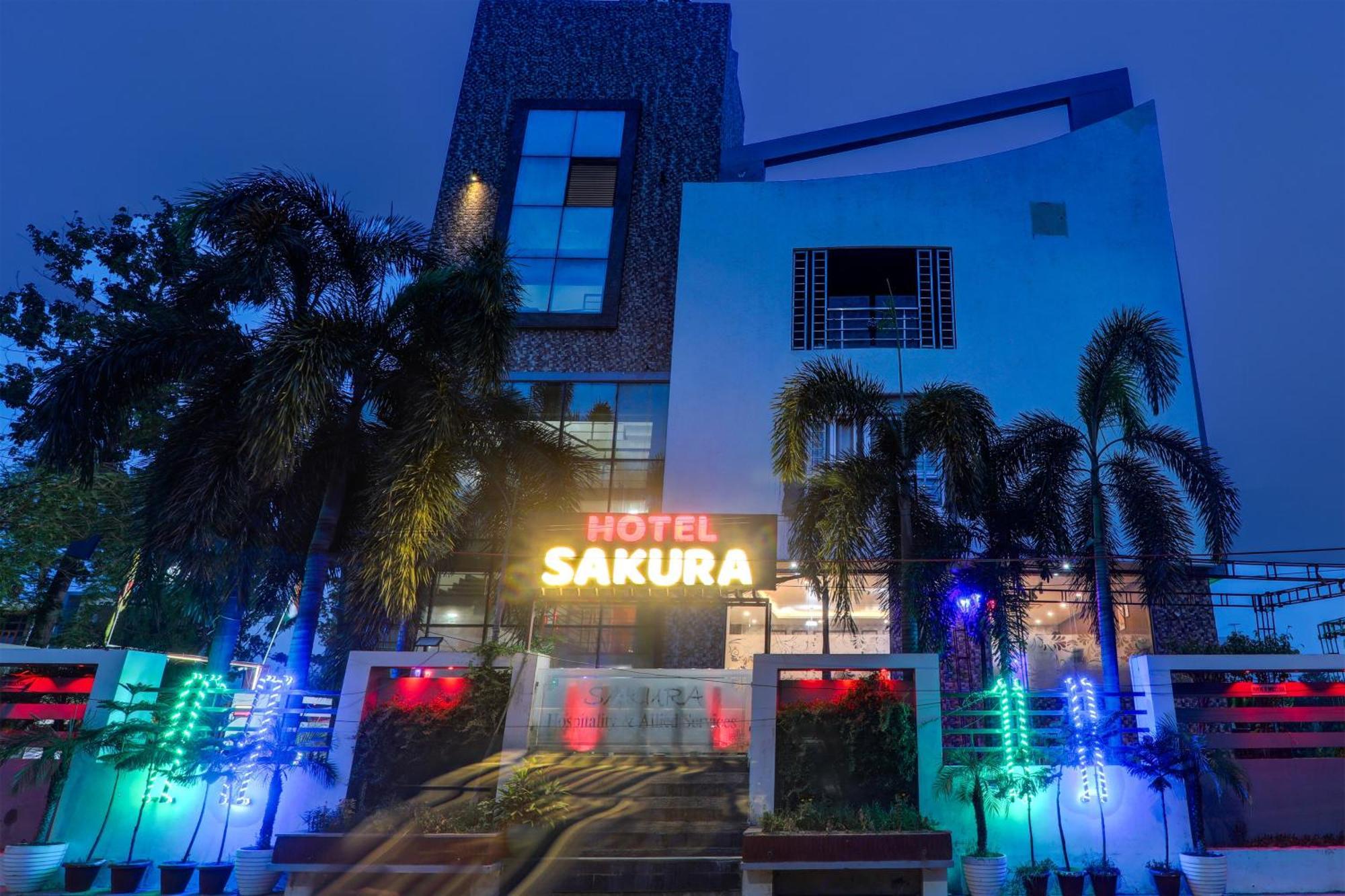 Townhouse Sakura Hotel ลัคเนา ภายนอก รูปภาพ