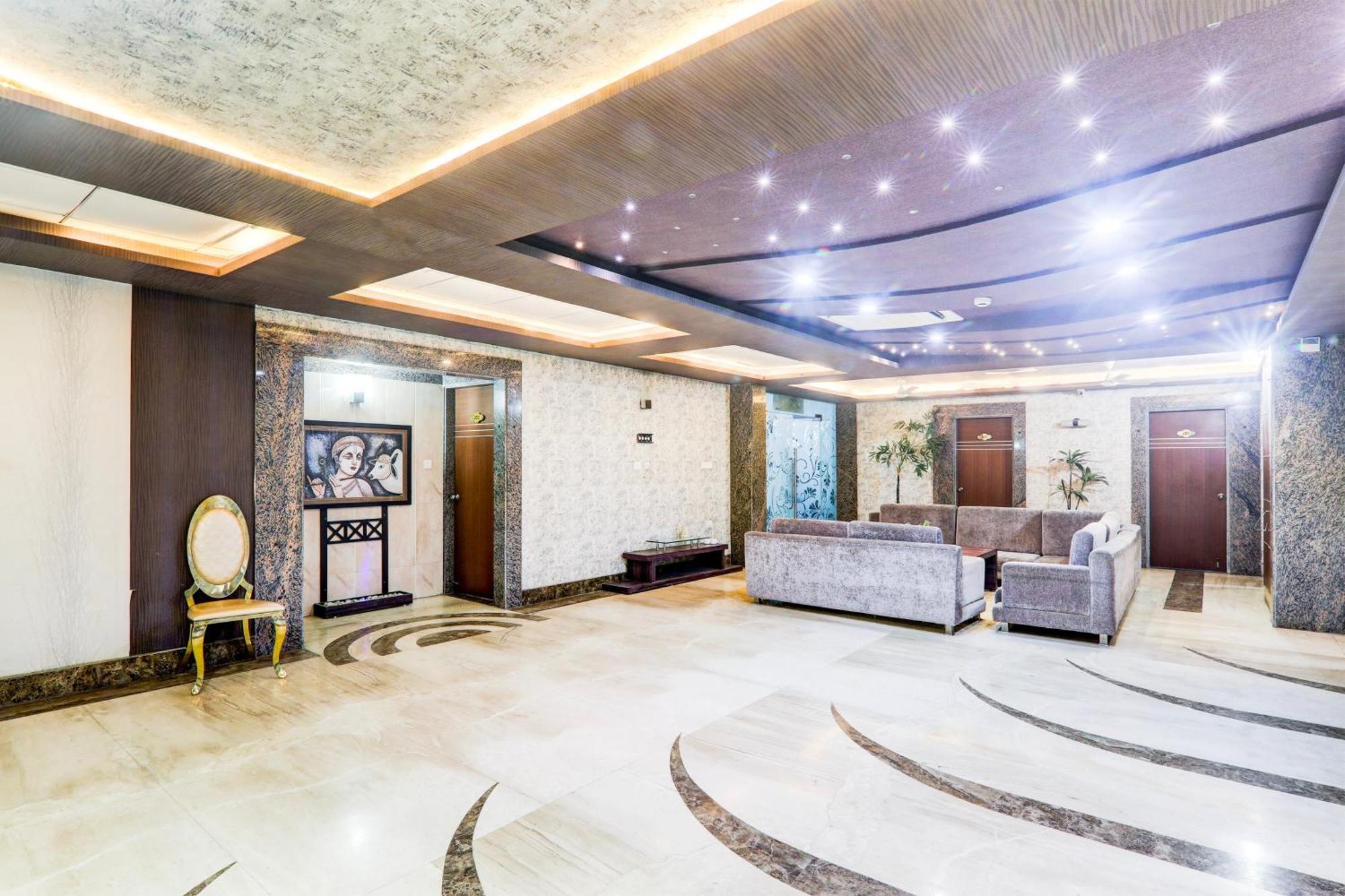 Townhouse Sakura Hotel ลัคเนา ภายนอก รูปภาพ